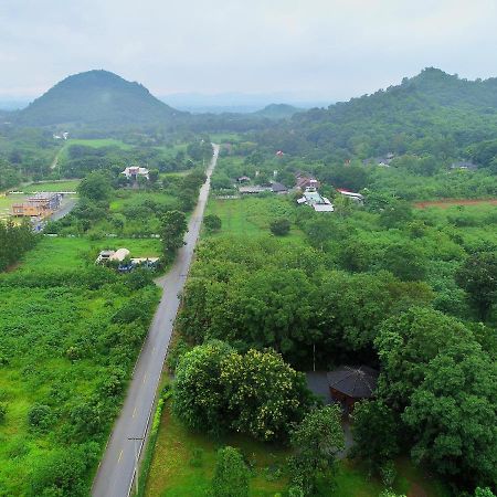 Hidden Treehouse In Khao Yai Villa Nong Nam Daeng Exterior photo